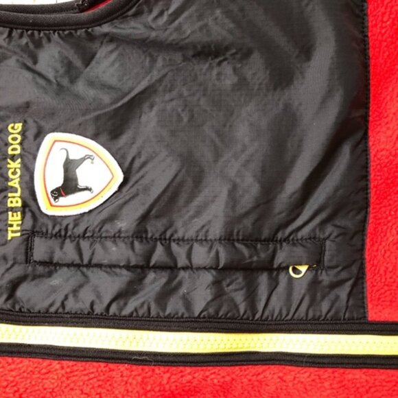 THE BLACK DOG red zippered fleece vest/kids M - Picture 2 of 4